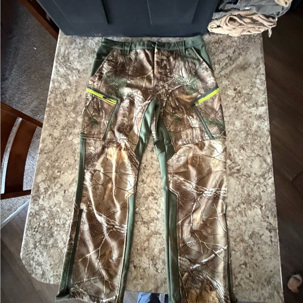 Under Armour Green and Brown Cargo hunting Pants